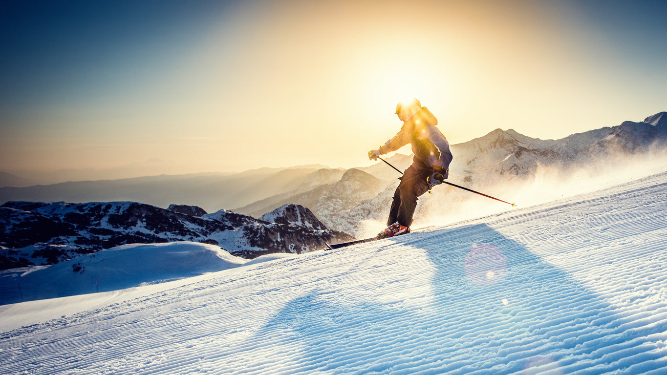 Abbigliamento sci: come vestirsi per sci su pista e alpinismo