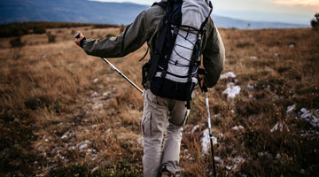 Bastoncini trekking: come si usano e quali sono i benefici